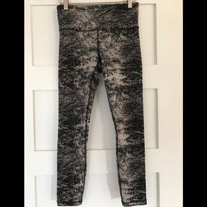 HOST PICK! Athleta Elation High Rise Tights Size Small